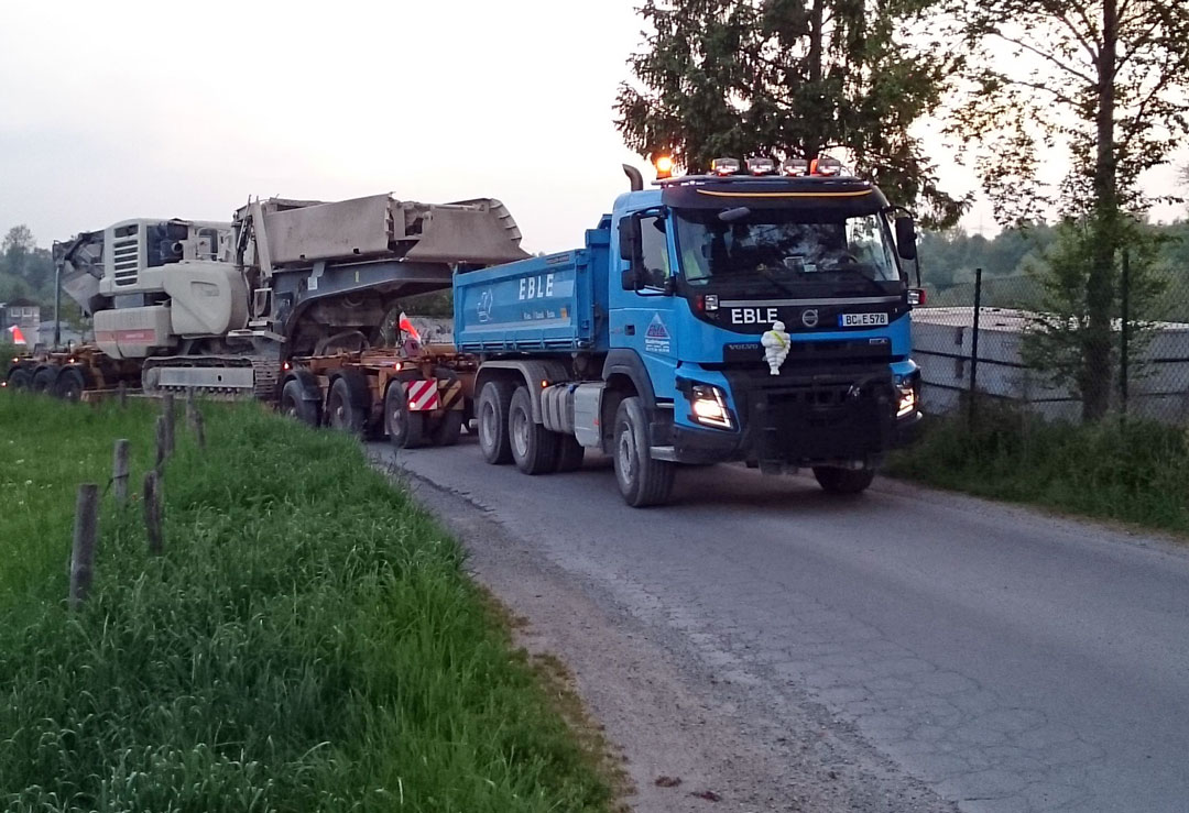 Eble Kieswerk Tieflader Hänger